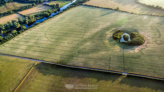 The new henge of Newgrange: the moment of discovery recalled