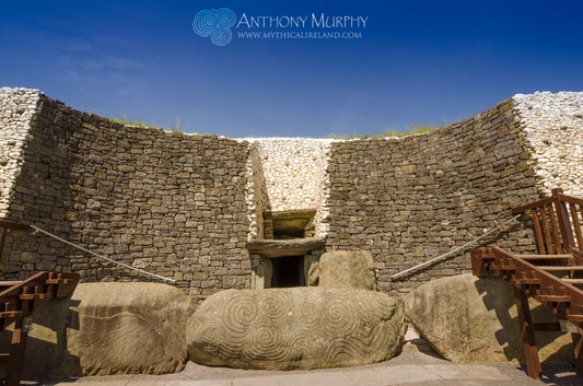 Newgrange and the return of the Tuatha Dé Danann