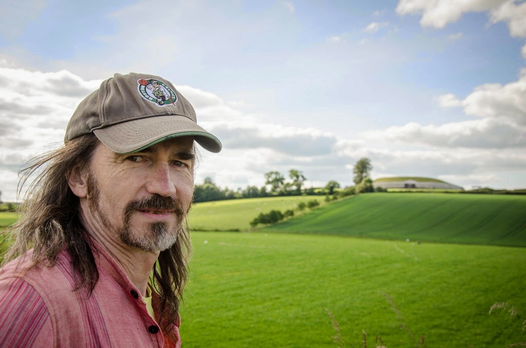 Richard Moore's latest art installation - giant 'High Man' Orion/warrior/hero figure grabbing summer solstice sun