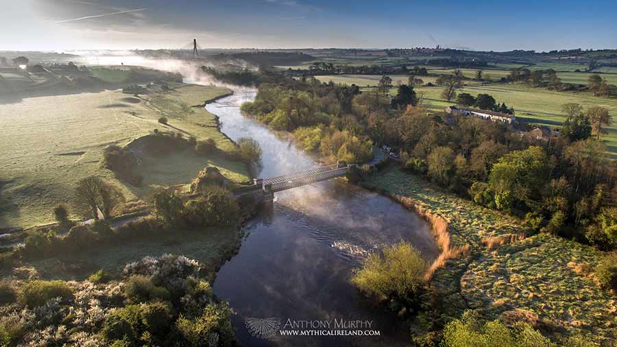 Misty morning on the Boyne