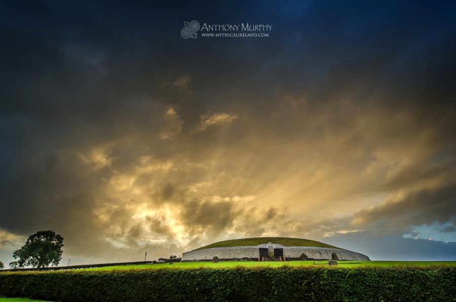 Newgrange sun beams