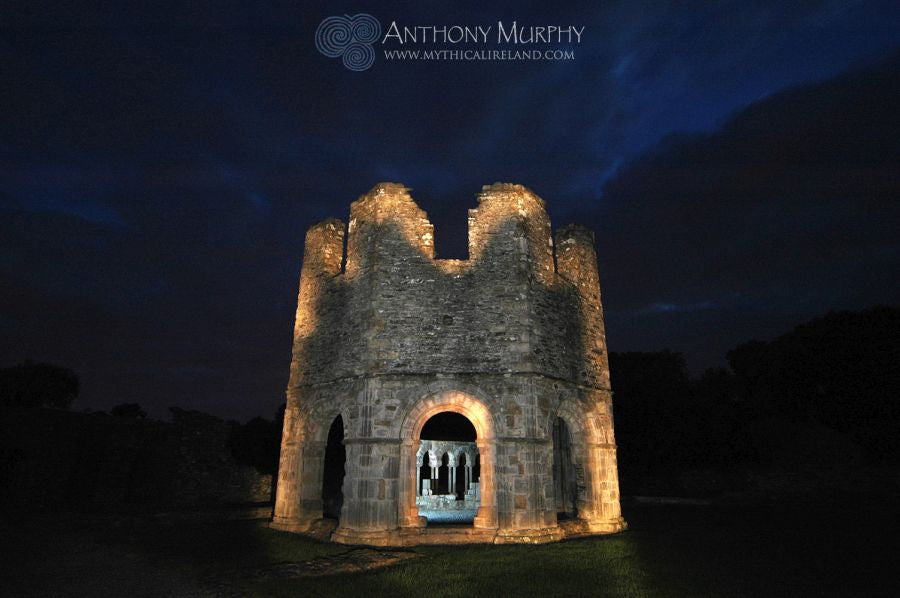 Mellifont at night