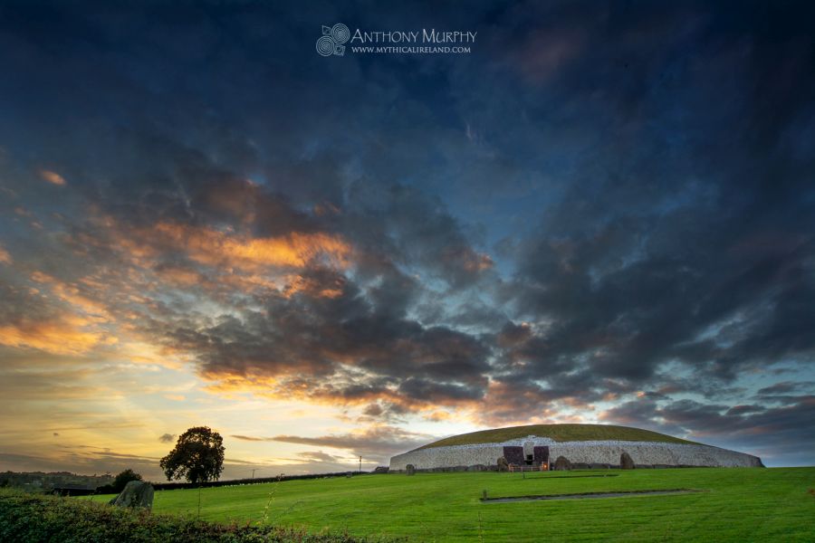 Red sky at Newgrange