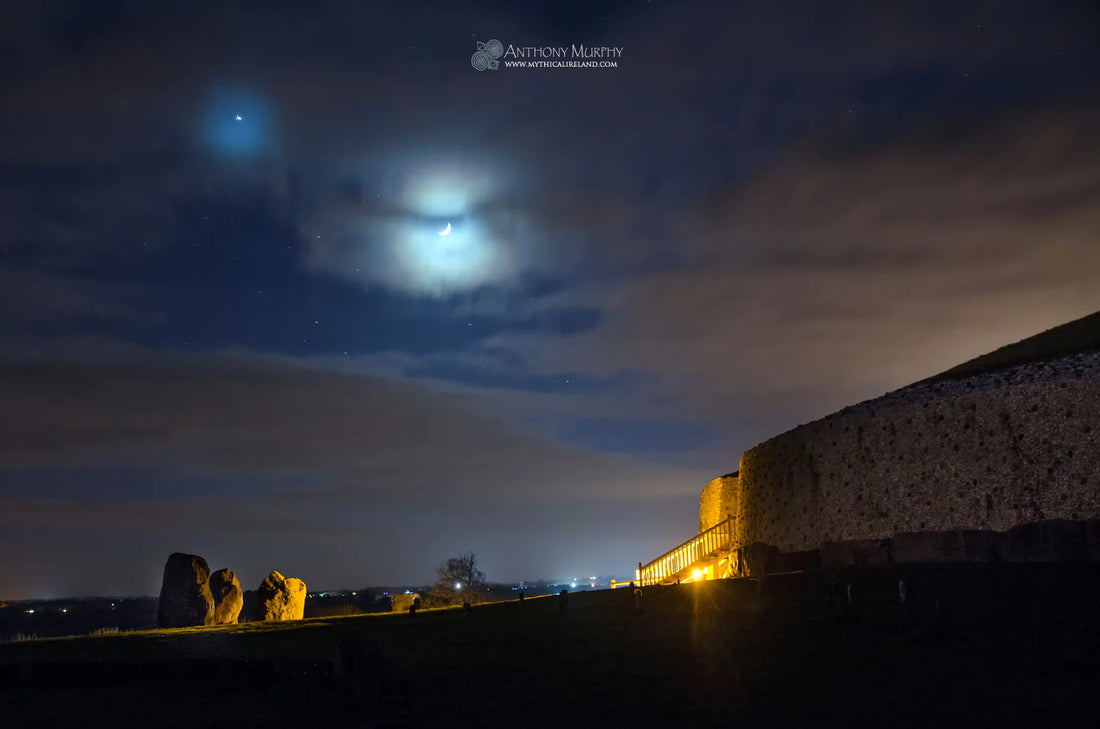 New Year, New Moon – moon, Venus and the stars at twilight at Newgrange