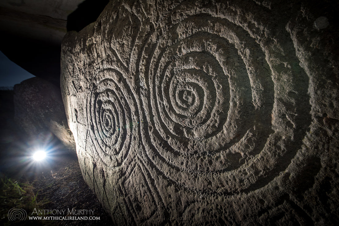 The spirals of Newgrange and the solstices
