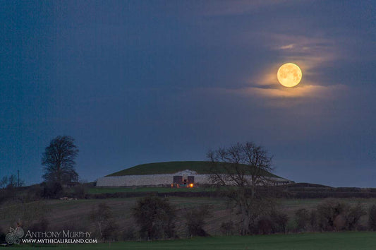 Setting Full Moon above Newgrange